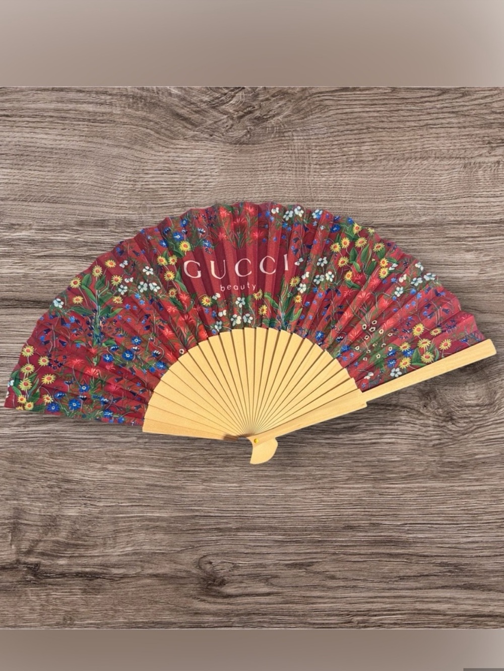 Gucci beauty hand fan